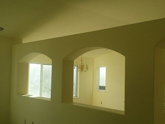 5th image of 2106 W Park Dr
