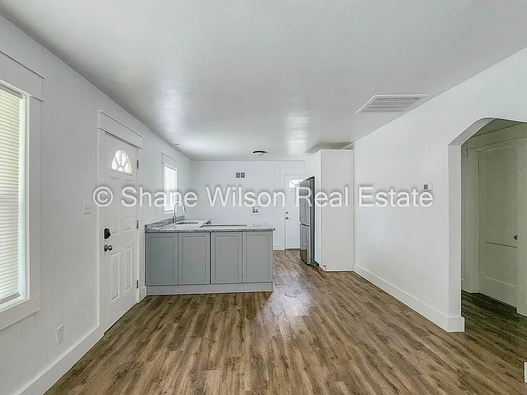 700 N Moore Rd — Photo 7