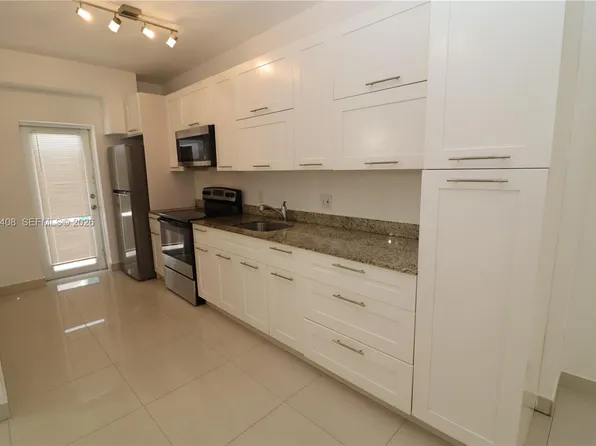 540 74th St APT 3, Miami Beach, FL 33141