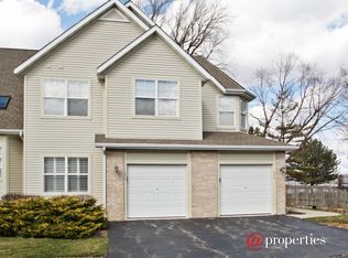 105 Abbey Ridge Ct, Fontana, WI 53125