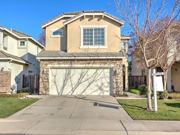 3121 English Oak Cir