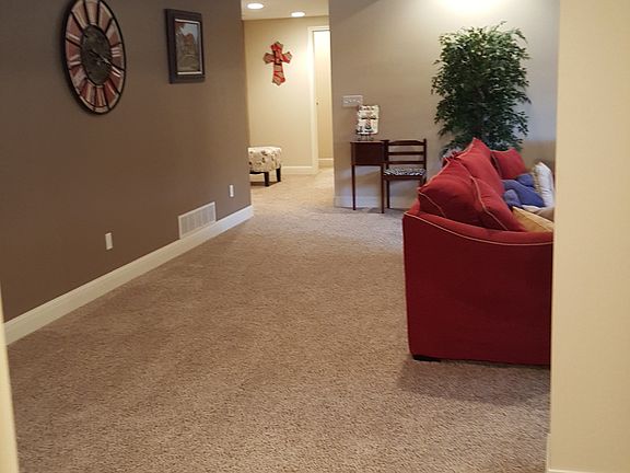 4th image of 465 Edwards Dr