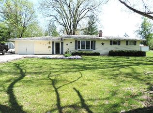 990 N Sunup Ct, Decatur, IL 62522