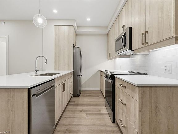 5th image of 118 West St #304