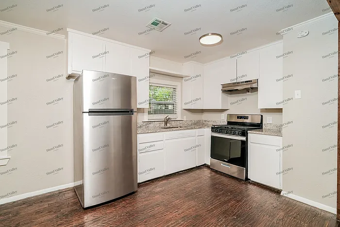 2471 N Pittsburg Ave — Photo 6
