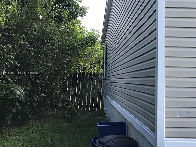 11864 Atlantic Cir #H — Photo 24