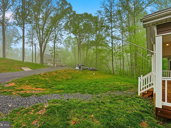 4th image of 1104 High Top Rd