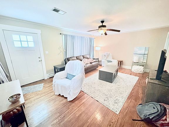 4th image of 266 Riggs Dr