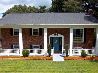 312 Blue Ridge St, Hendersonville, NC 28792