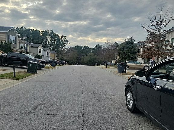 5th image of 332 Quiet Grove Dr