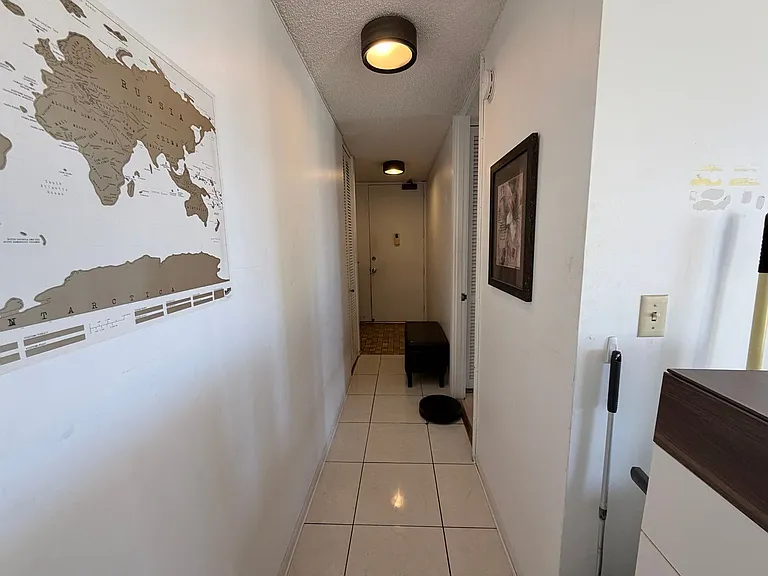 555 University Ave #1900 — Photo 15