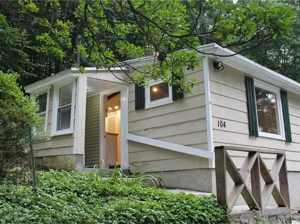 104 East St, Kirkwood, NY 10590