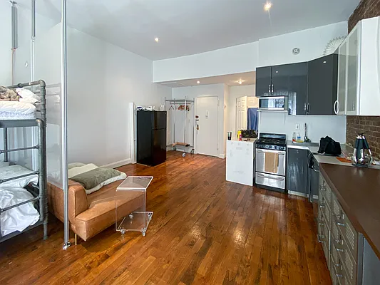 Rented by Corcoran | media 18