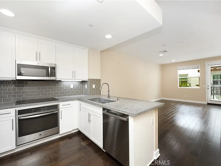 9210 Joshua Way — Photo 7