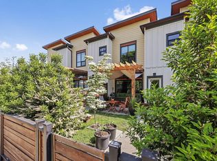 356 14th St #9, Courtenay, BC V9N 1W2