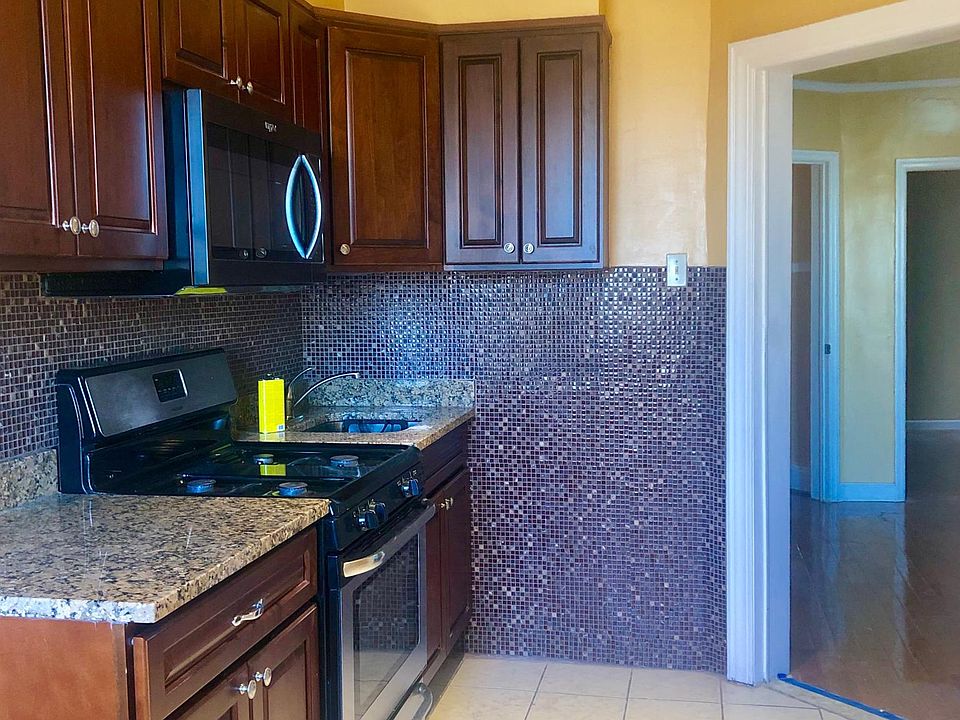 1st image of 3235 107th St #2
