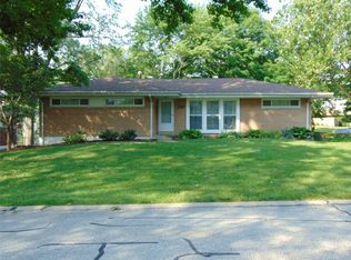 8807 Red Oak Dr, Saint Louis, MO