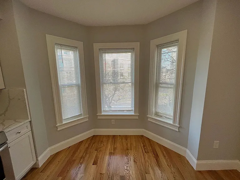372 Oxford St #3 — Photo 16