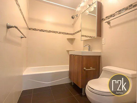 Rented by Realty 2000 Corp | media 34