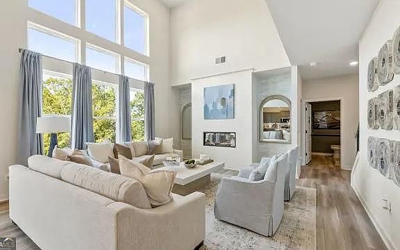 3rd image of 5602 Rosehall Pl