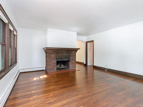 4th image of 155 S Broadway