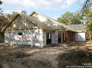242 Hickory Run, La Vernia, TX 78121