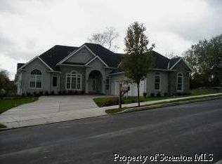 5 Summerfield Dr, Dalton, PA 18414