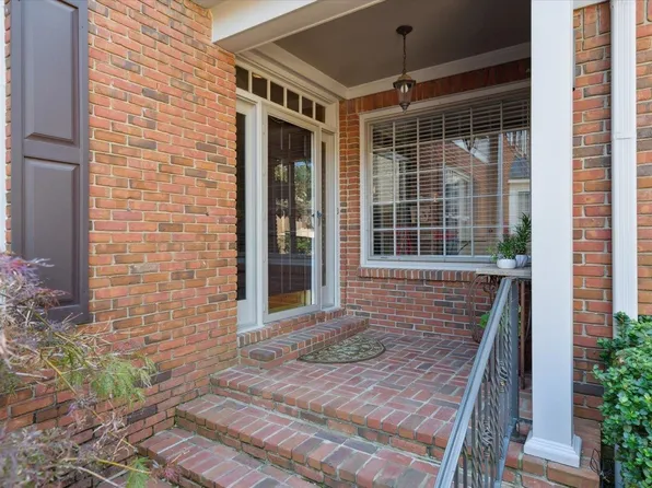 366 Greenway Pl, Memphis, TN 38117