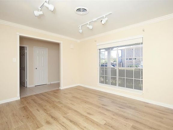 Front living room lookin front window