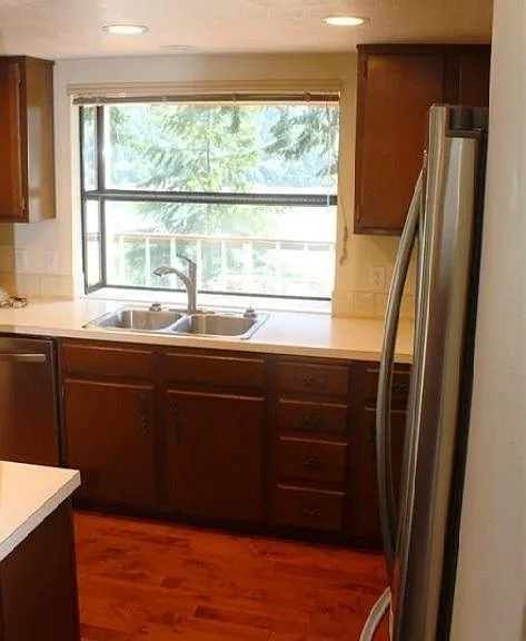 7335 Navajo Trl NE — Photo 8
