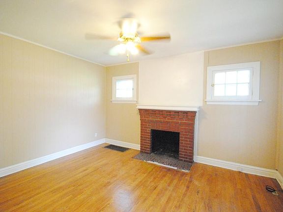 4th image of 7920 Thomas Ave