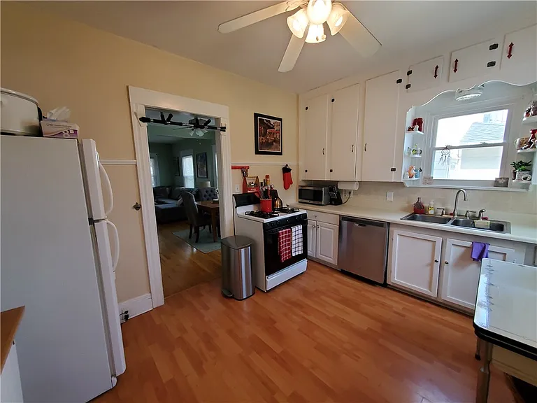 274 Field St — Photo 13