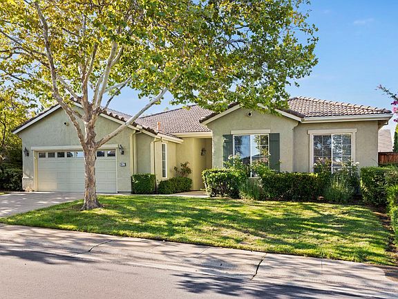 3rd image of 3017 Crestwood Way