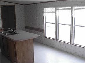 4th image of 255 Madrid Ave