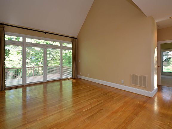 4th image of 5243 Larue Ct