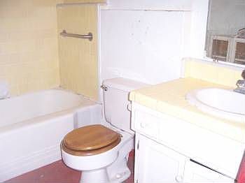 5th image of 440 Ewell Ave