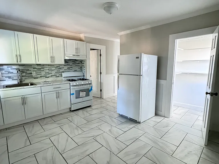 1520 Pembroke St — Photo 4