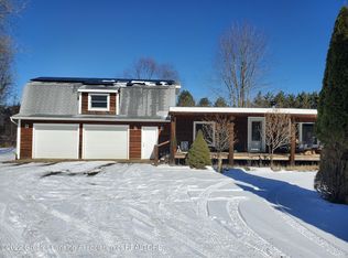 5875 E Price Rd, Saint Johns, MI 48879