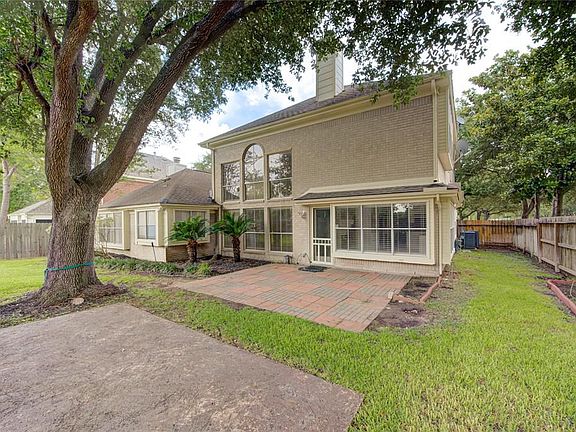 4th image of 1526 Forest Home Dr