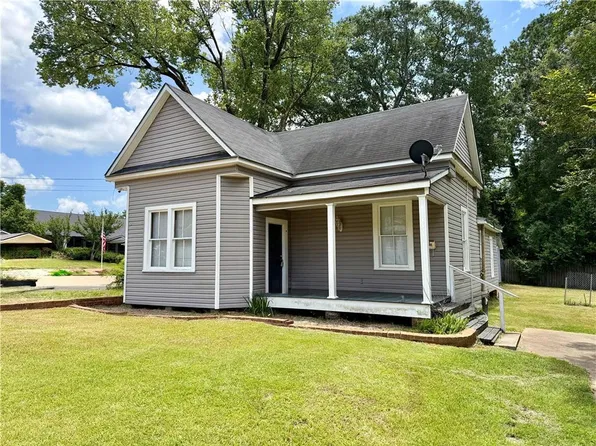 526 Lakeview St, Pineville, LA 71360