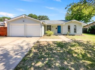 404 NW Wintercrest Rd, Burleson, TX 76028