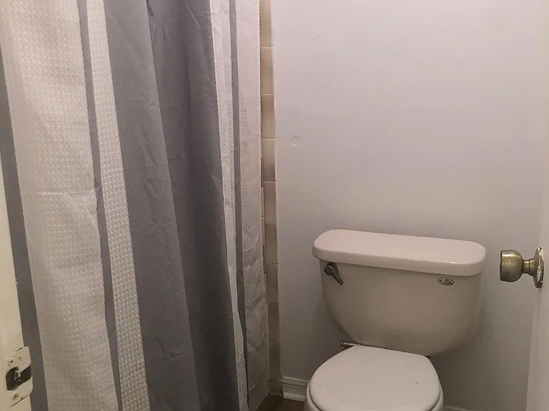807 SW 60th Ter — Photo 11