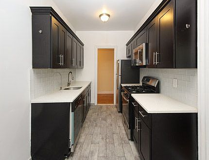 2nd image of 11880 Metropolitan Ave #3G