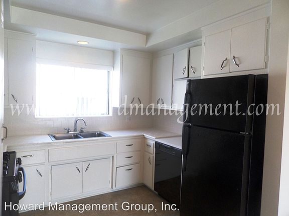 5th image of 2104 Ocean Park Blvd APT 2