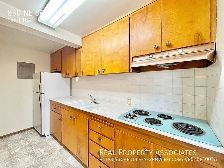 850 NE 86th St — Photo 9