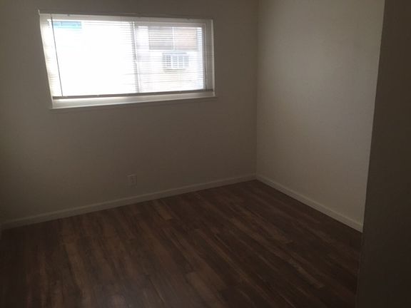 2nd image of 1905 Wildwood Way APT 3