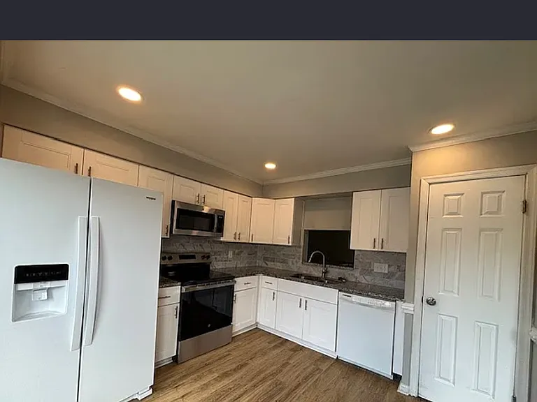 5569 Campus Dr — Photo 1