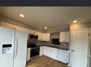 5569 Campus Dr, Virginia Beach, VA 23462