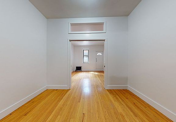 5th image of 538 W 47th St APT D