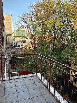 5th image of 3035 31st St APT 4